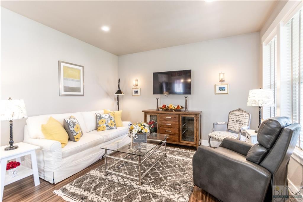 6025 Catherina Court Property Photo 6