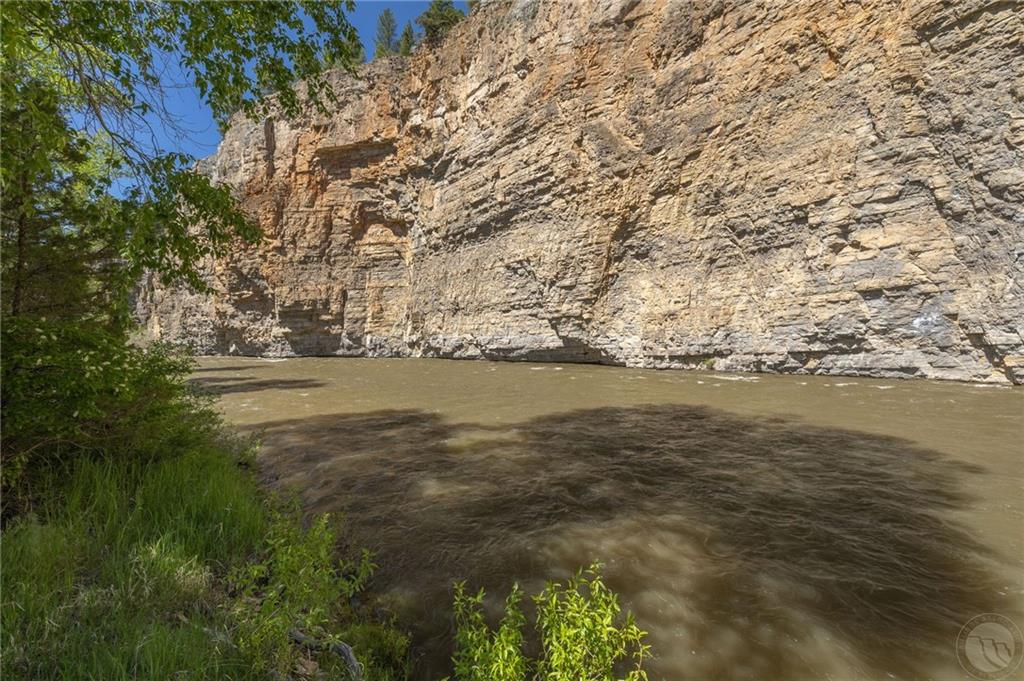 Nsn Two Creeks Road Property Photo 12