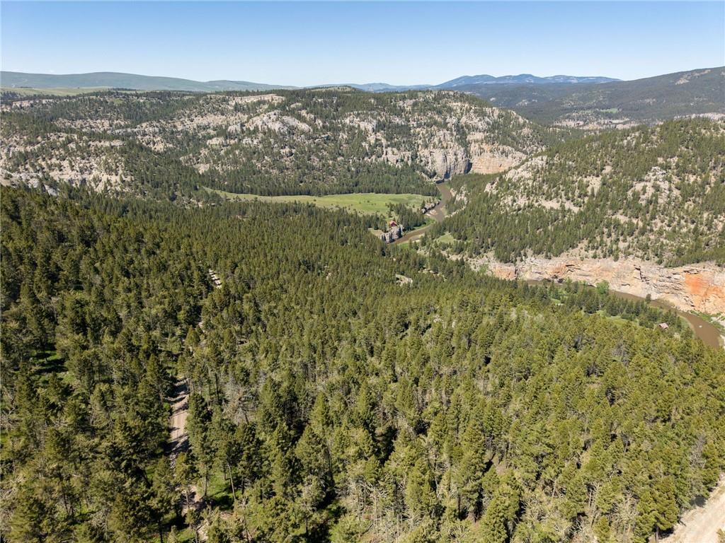 Nsn Two Creeks Road Property Photo 15