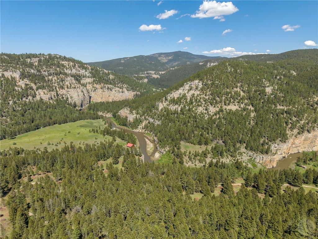 Nsn Two Creeks Road Property Photo 20