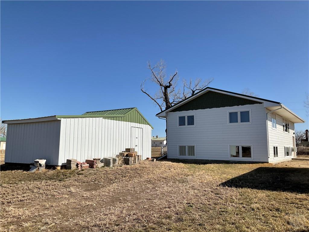 702 Kramer Street Property Photo 4