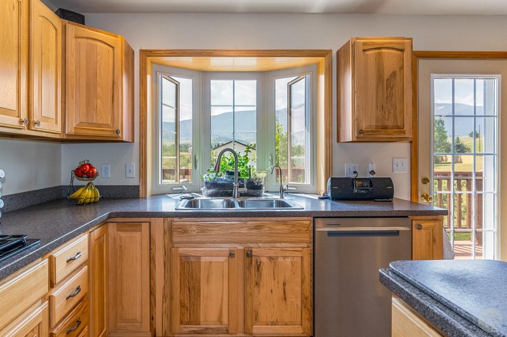 27 Beavertail Road Property Photo 10