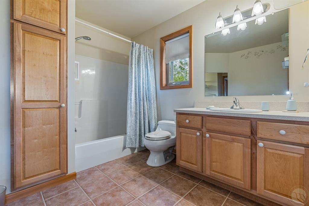 27 Beavertail Road Property Photo 15