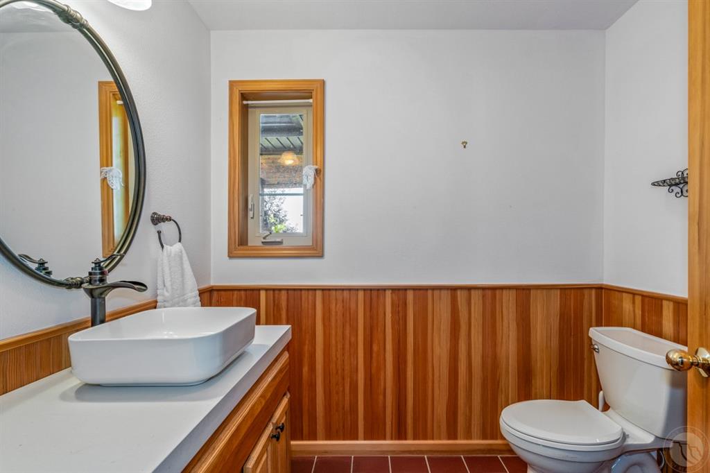 27 Beavertail Road Property Photo 21