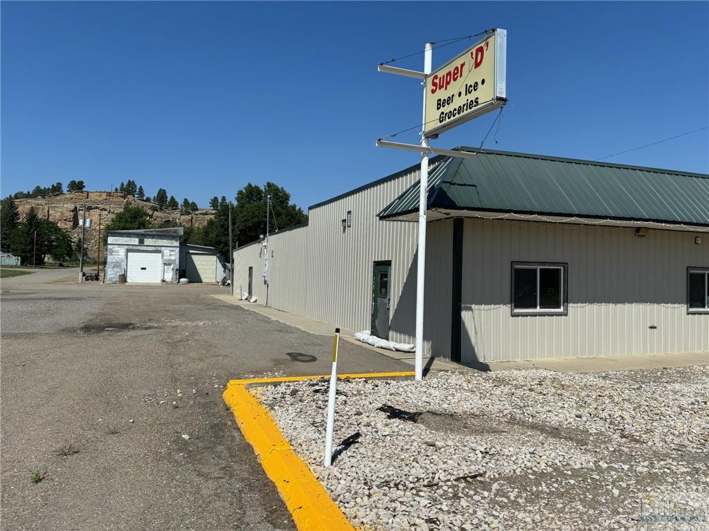 203 Railway Property Photo 24