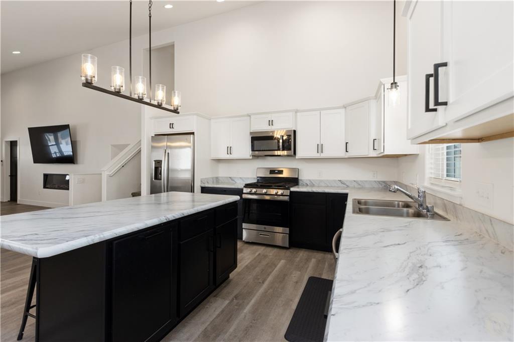3021 Forbes Boulevard Property Photo 9