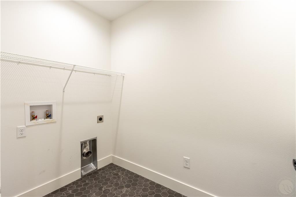 3021 Forbes Boulevard Property Photo 16