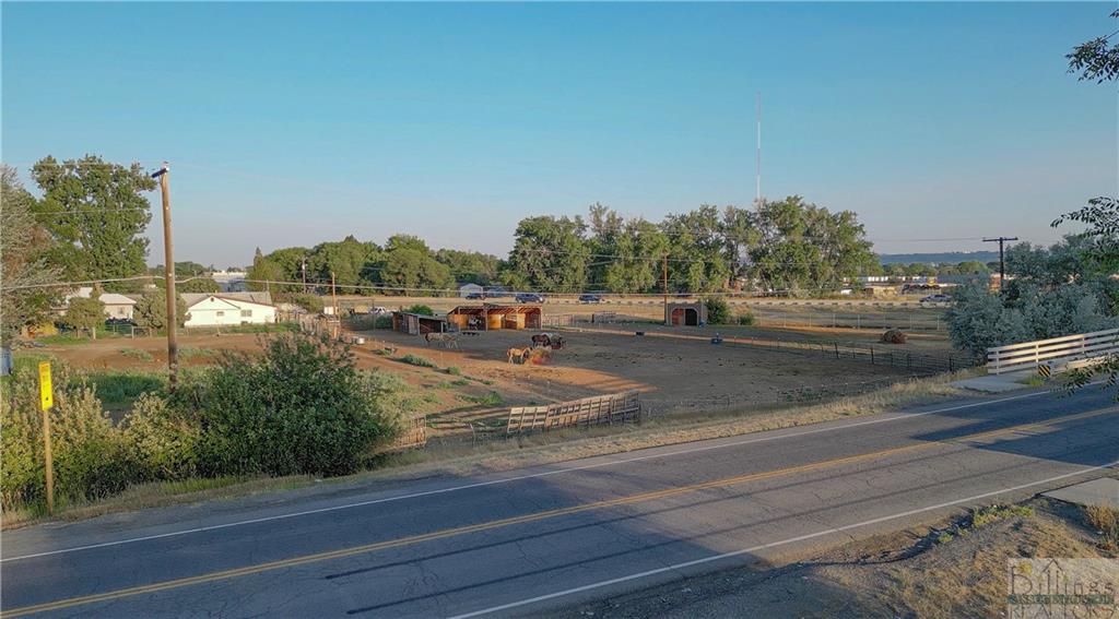 1037 Riverside Drive Property Photo 9