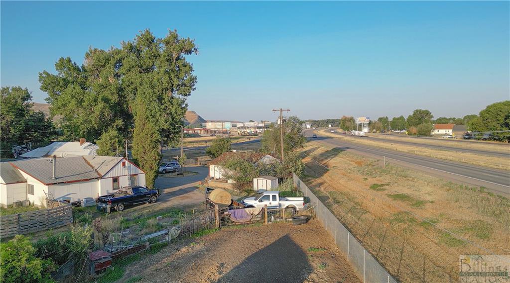 1037 Riverside Drive Property Photo 10