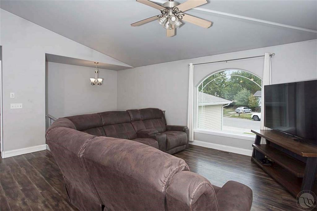 1712 Wicks Lane Property Photo 2