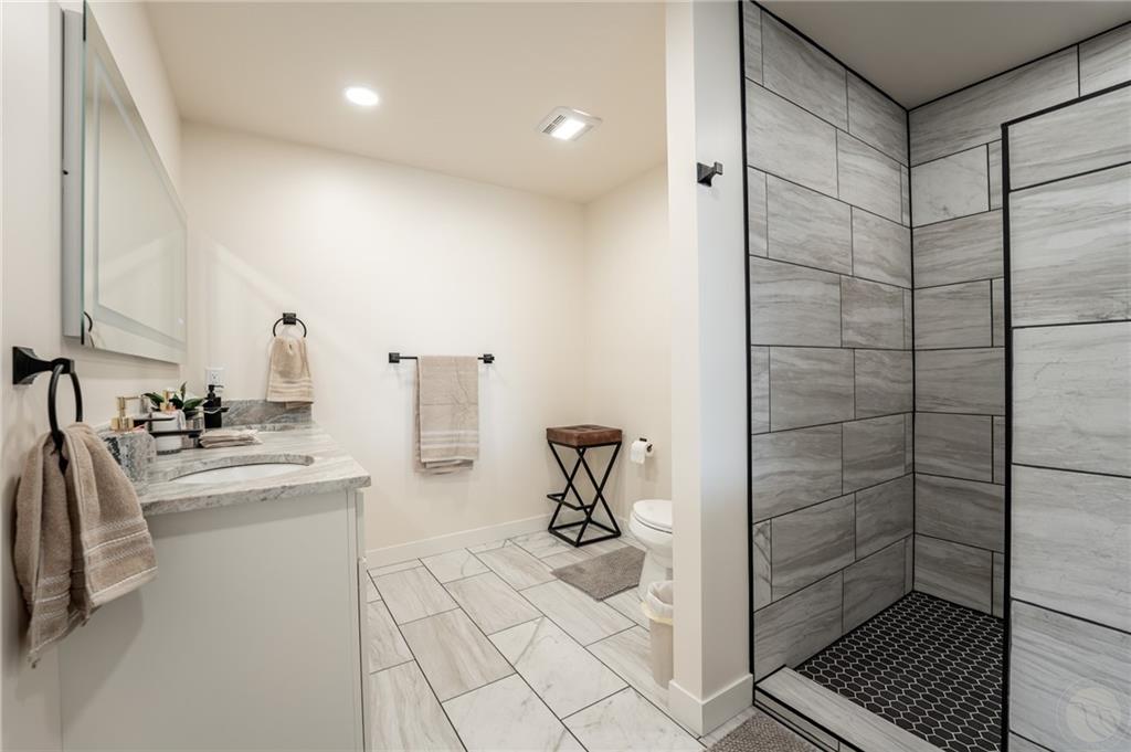 121 Lone Tree Road Property Photo 15