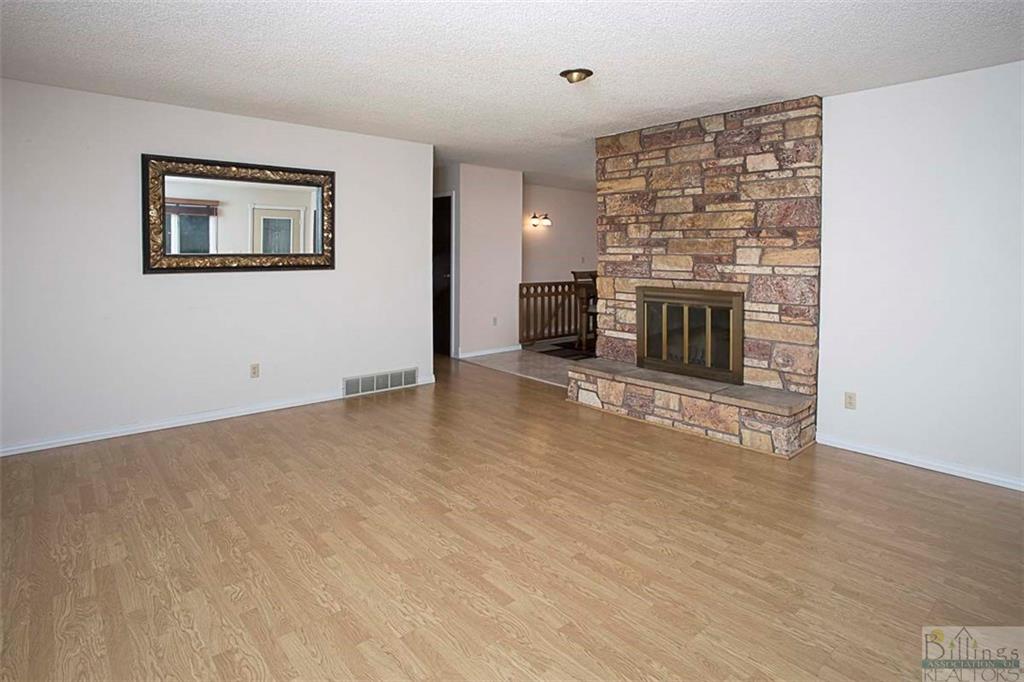 2010 Plaza Drive Property Photo 4