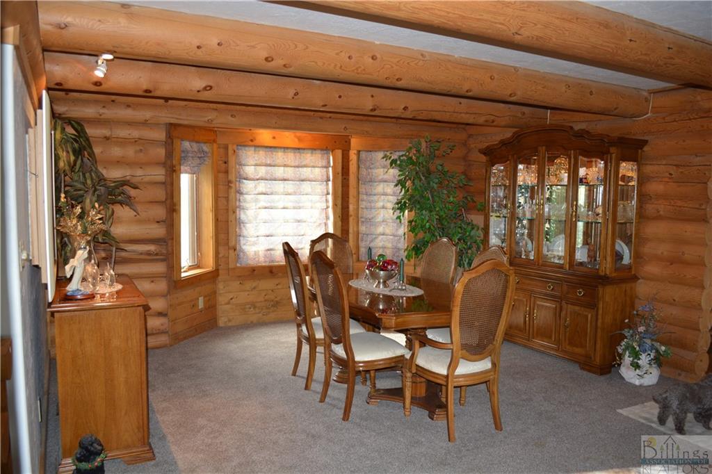 3034 E J Road Property Photo 5