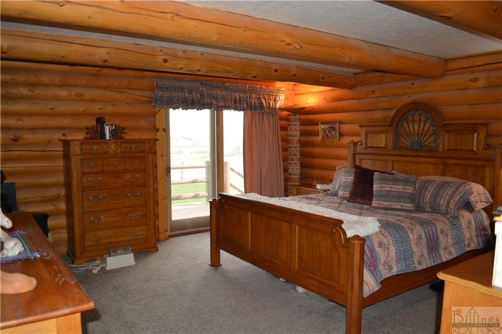 3034 E J Road Property Photo 10