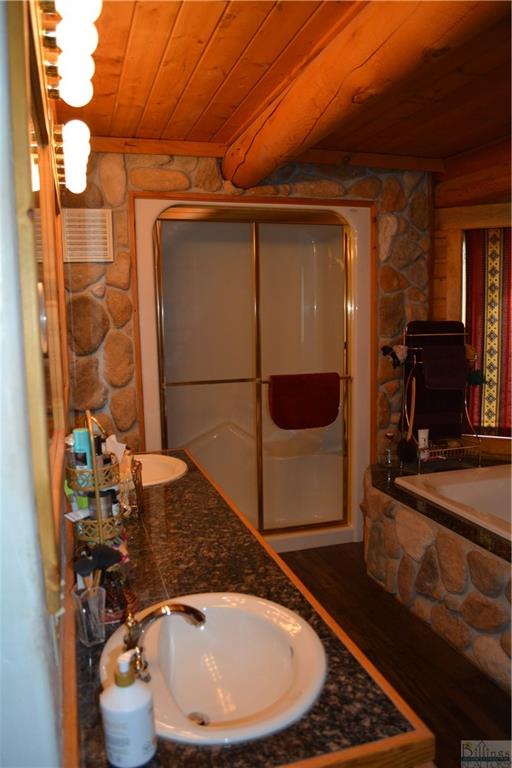 3034 E J Road Property Photo 12