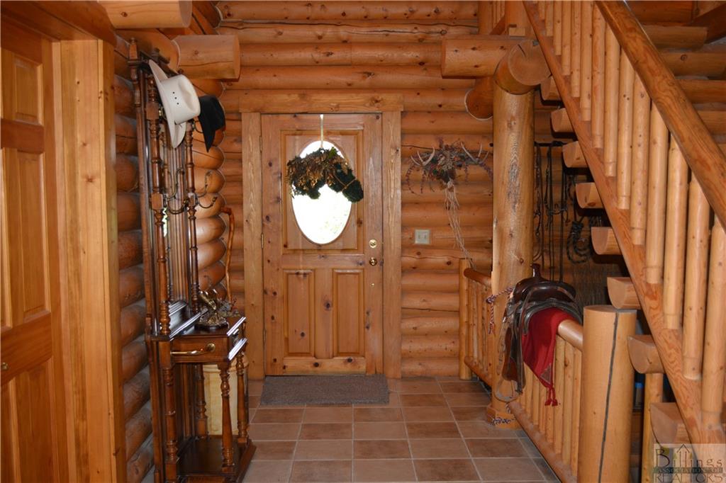 3034 E J Road Property Photo 17