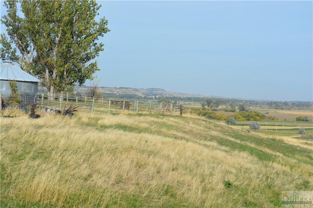 3034 E J Road Property Photo 25