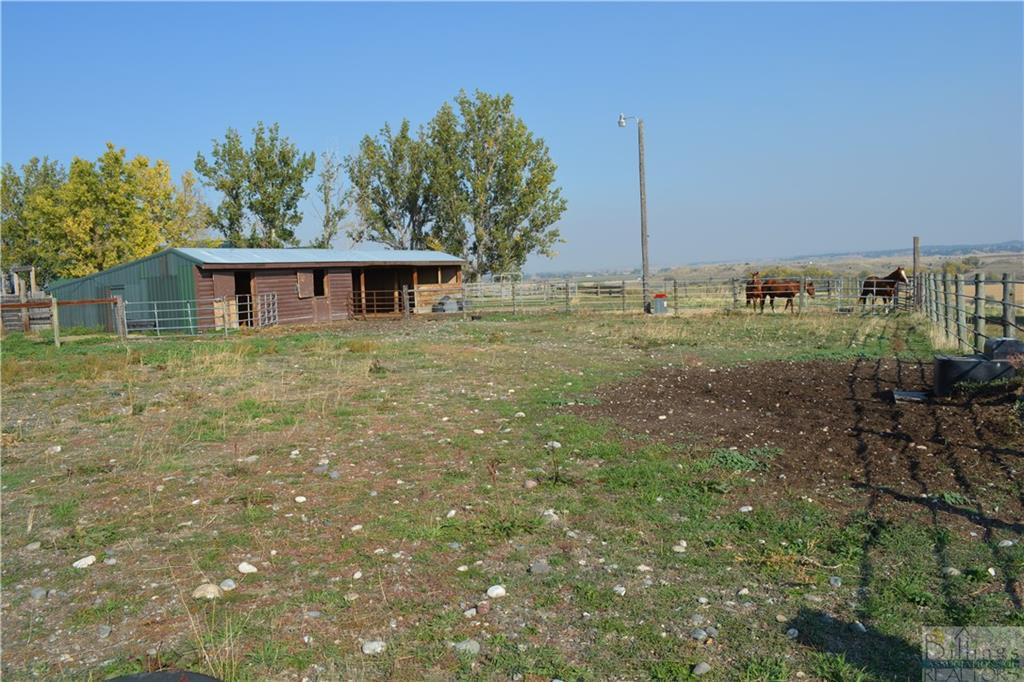 3034 E J Road Property Photo 35