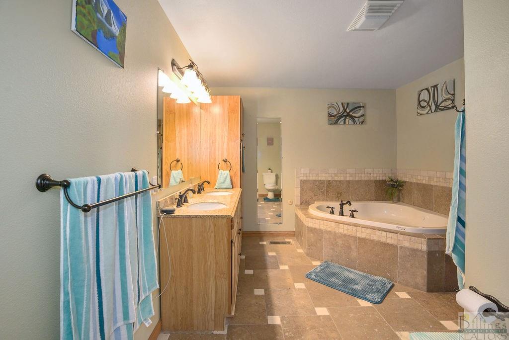 12555 Andrew Lane Property Photo 17