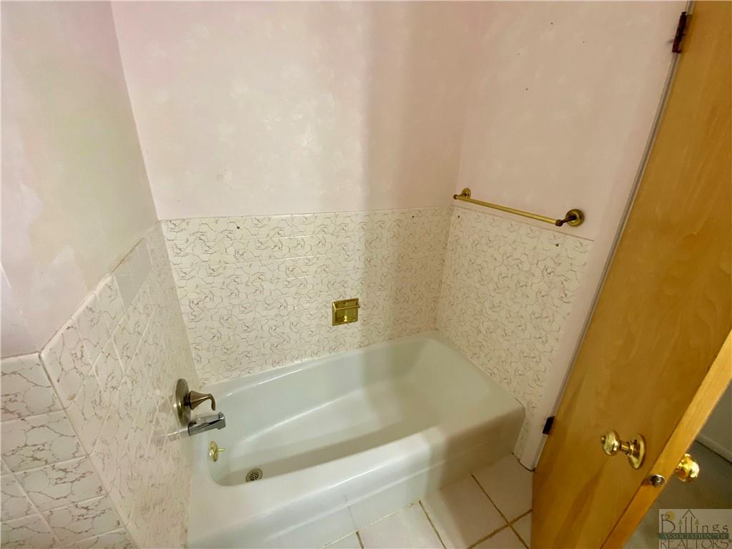 414 2nd Property Photo 12
