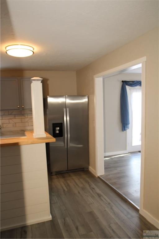 541 E Railroad Property Photo 6
