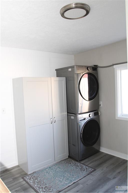 541 E Railroad Property Photo 11