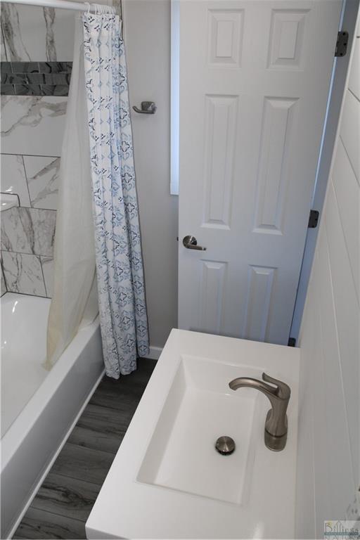 541 E Railroad Property Photo 14