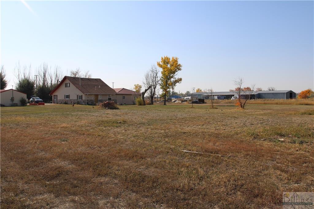 541 E Railroad Property Photo 29