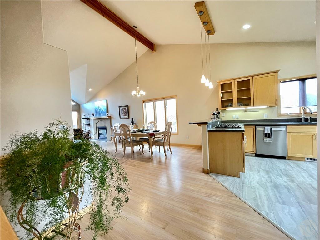 737 Lazy M Street 8 Property Photo 4