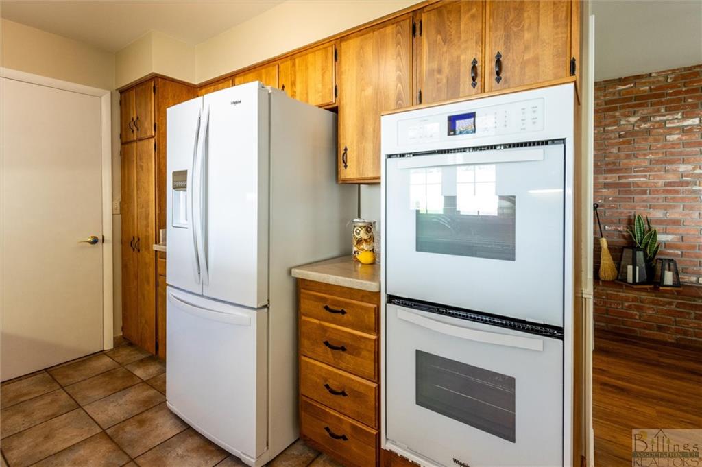 2725 Gregory Drive S Property Photo 13