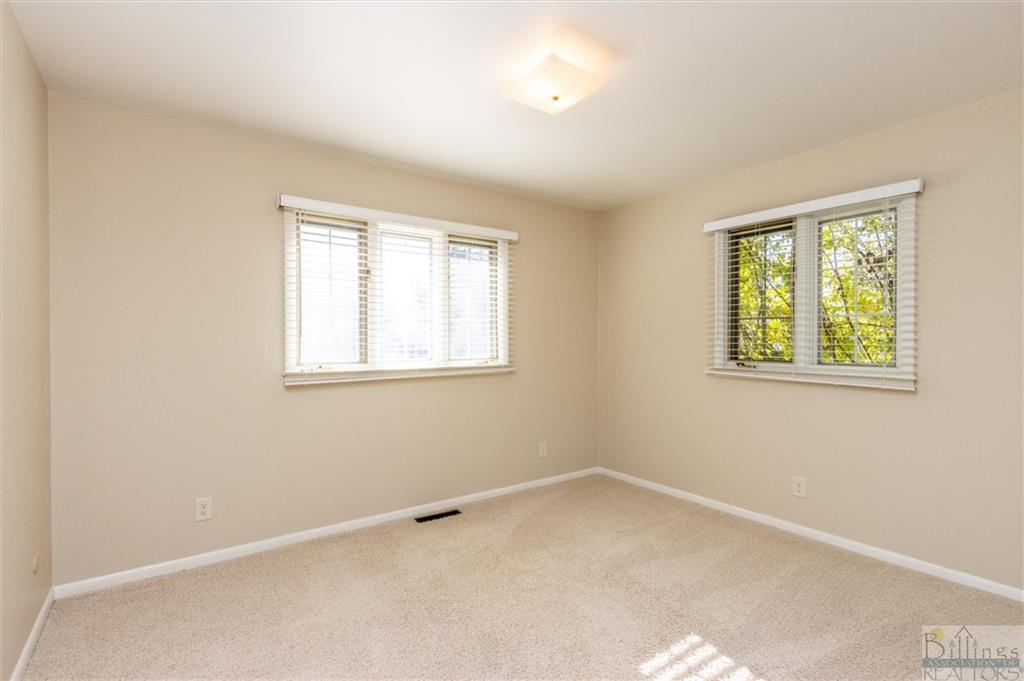 2725 Gregory Drive S Property Photo 21