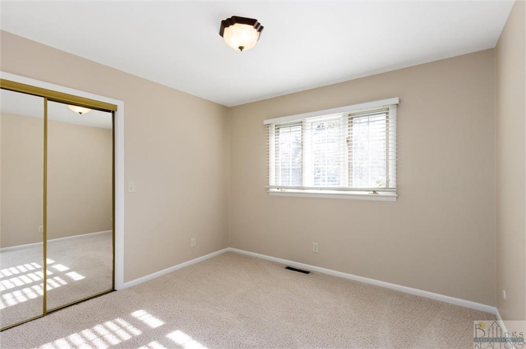 2725 Gregory Drive S Property Photo 22