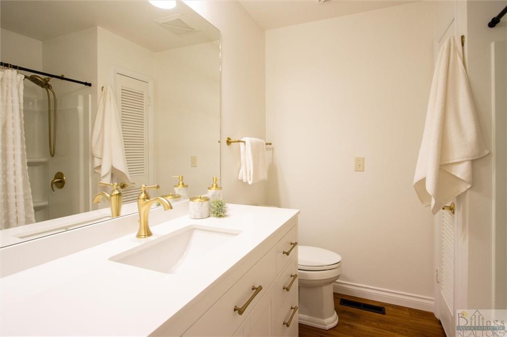 2725 Gregory Drive S Property Photo 23