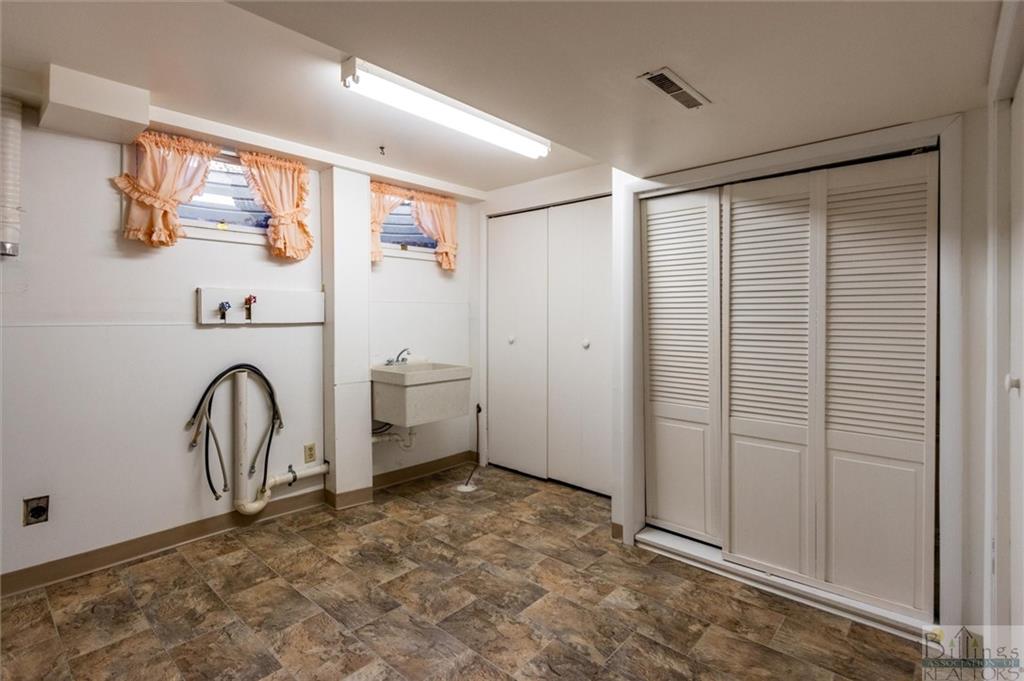 2725 Gregory Drive S Property Photo 30
