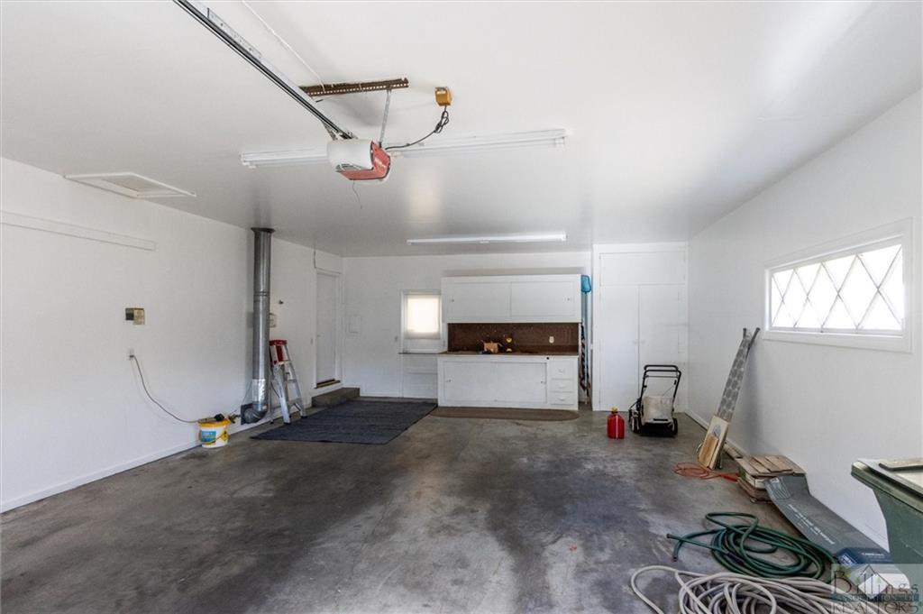 2725 Gregory Drive S Property Photo 32