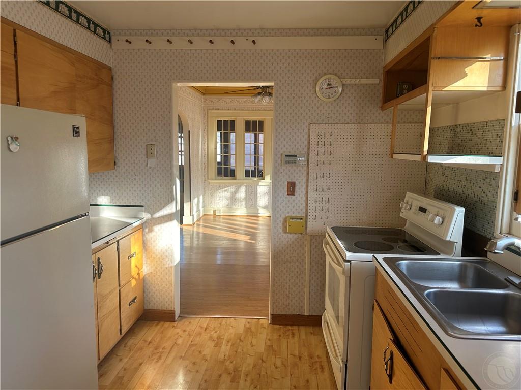 416 N Cody Ave Property Photo 6