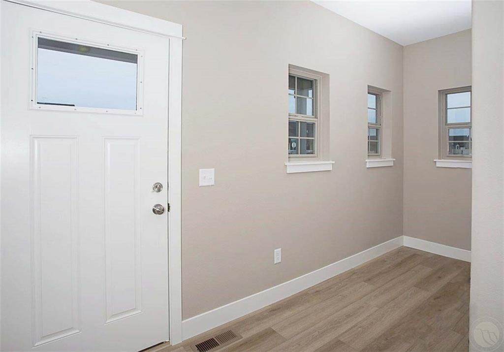 819 Ninebark St Property Photo 6