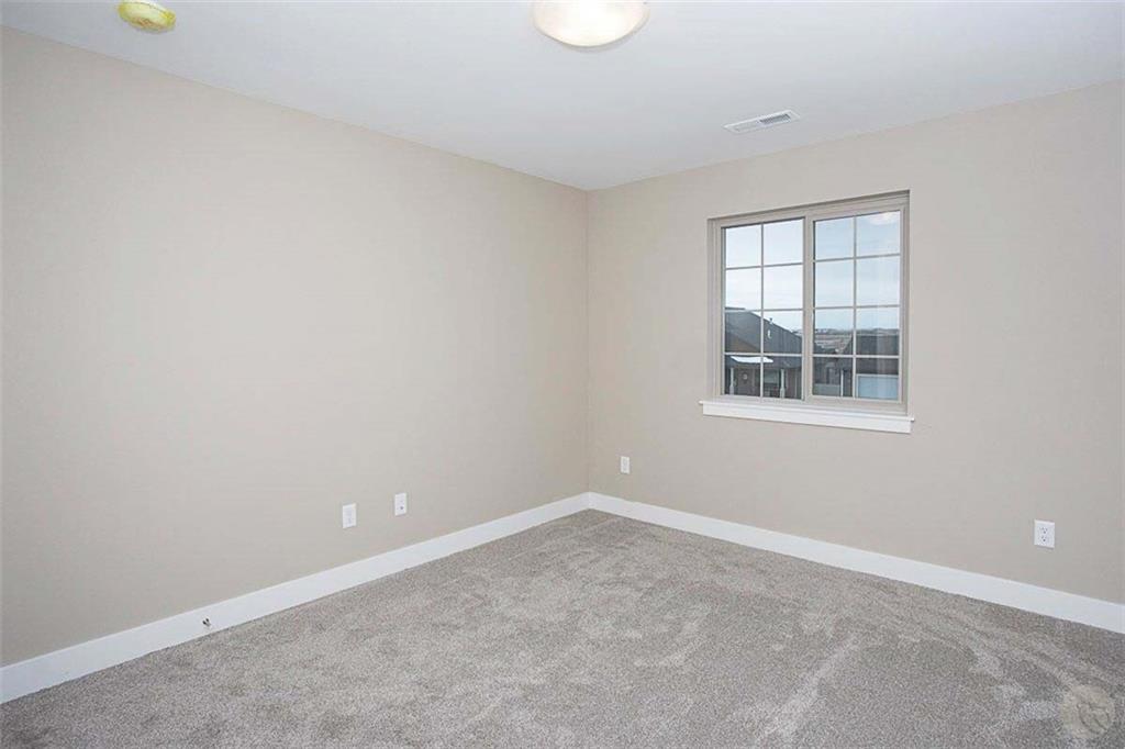 819 Ninebark St Property Photo 28