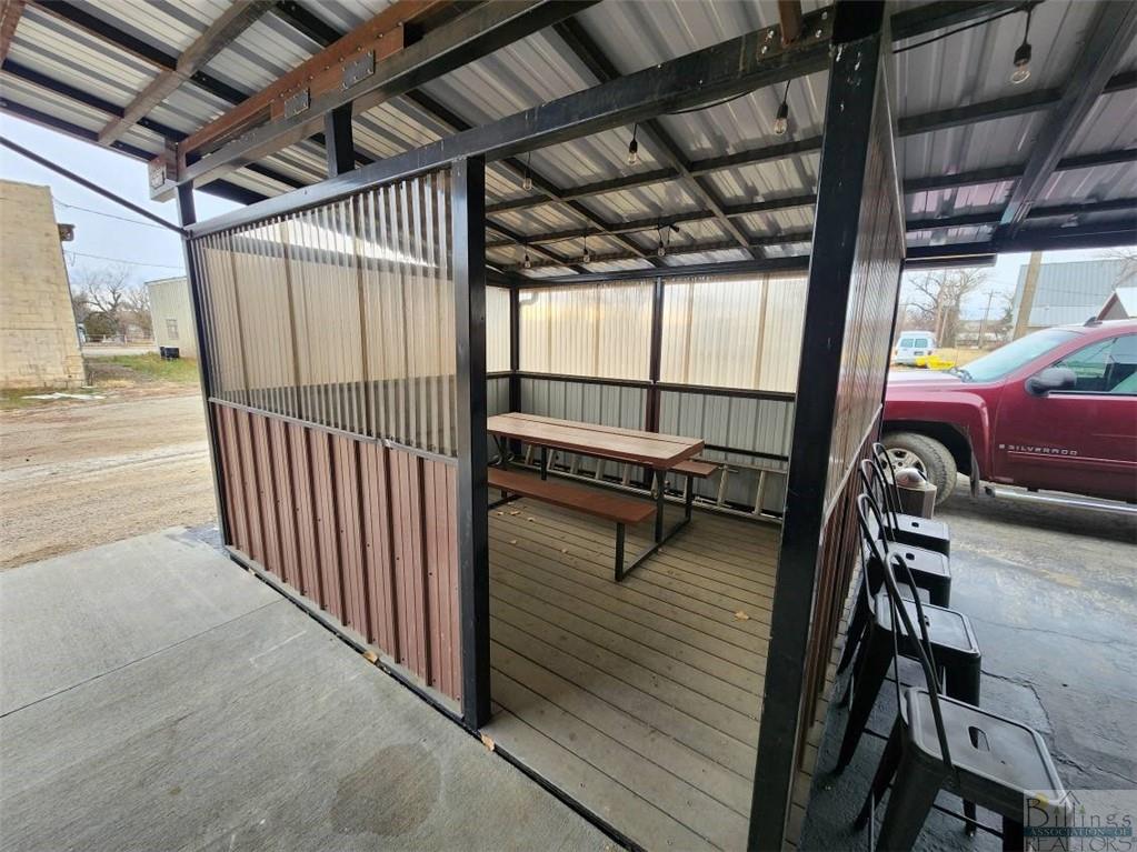 424 Main Property Photo 29