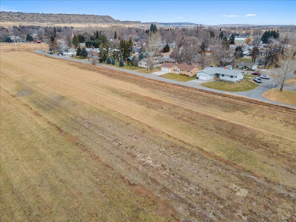 410 3rd Street Property Photo 8
