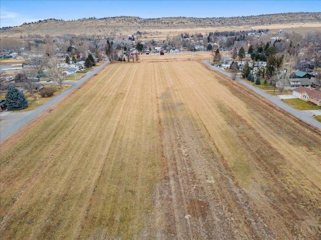 503 2nd Street Property Photo 4