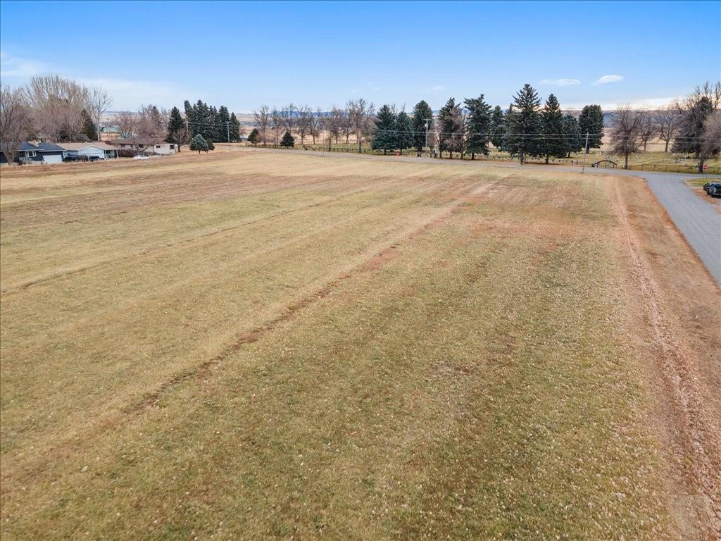 522 3rd Street Property Photo 10