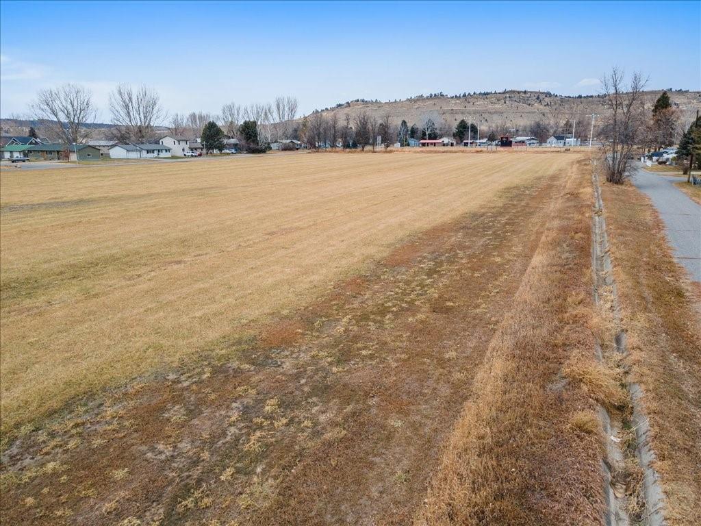 522 3rd Street Property Photo 13
