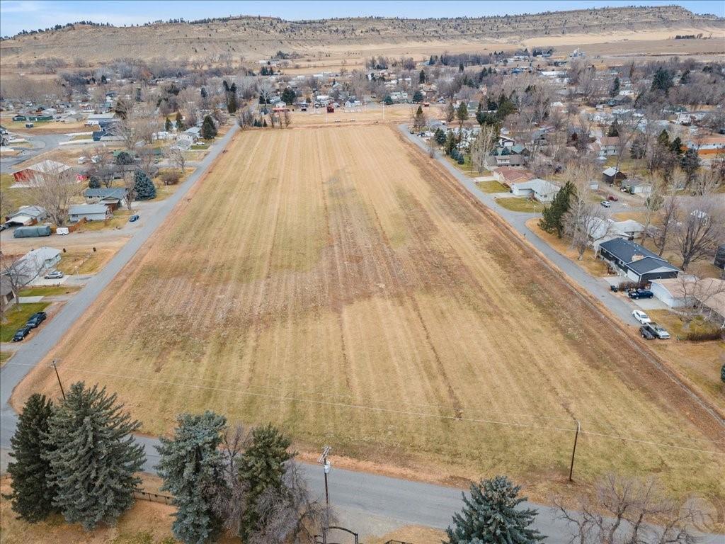 522 3rd Street Property Photo 17