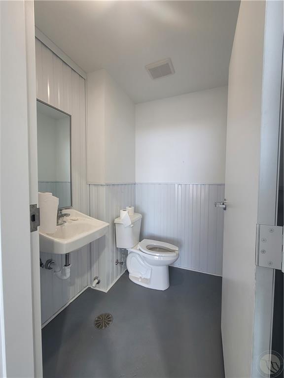 2147 Blue Creek Rd, C23 Property Photo 4
