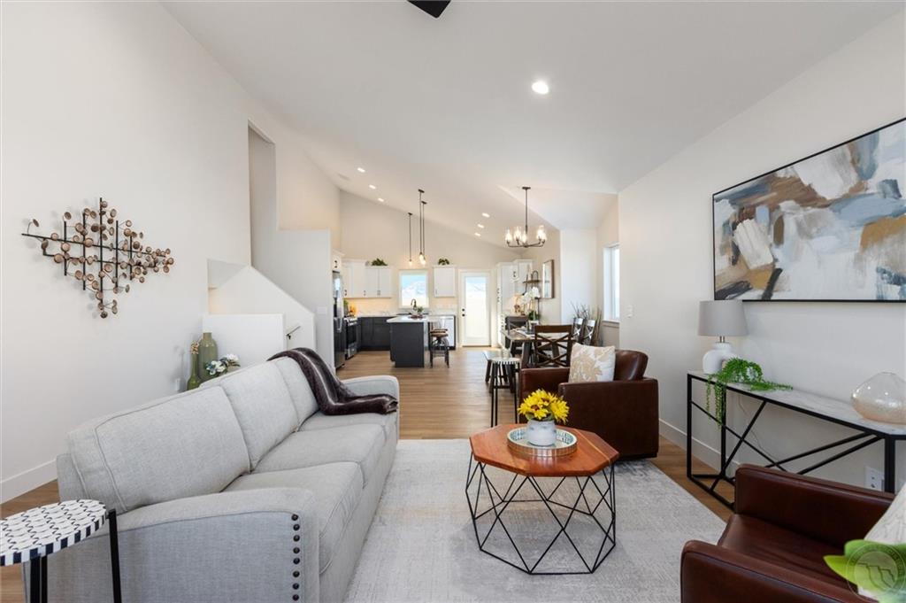 7082 Copper View Way Property Photo 4