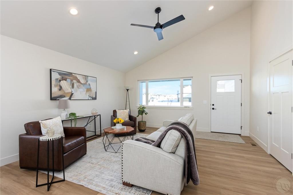 7082 Copper View Way Property Photo 6