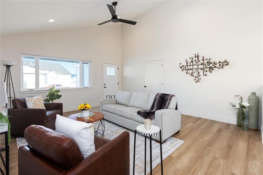 7082 Copper View Way Property Photo 7