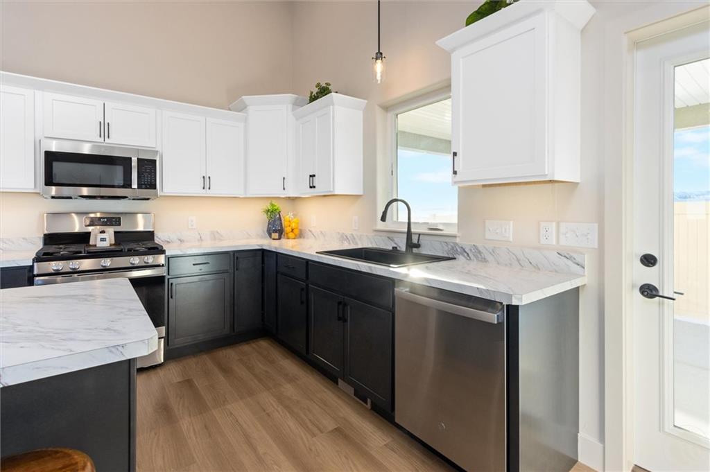 7082 Copper View Way Property Photo 12