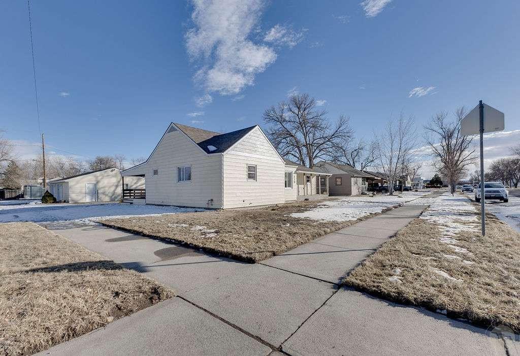 219 7th Avenue Property Photo 4